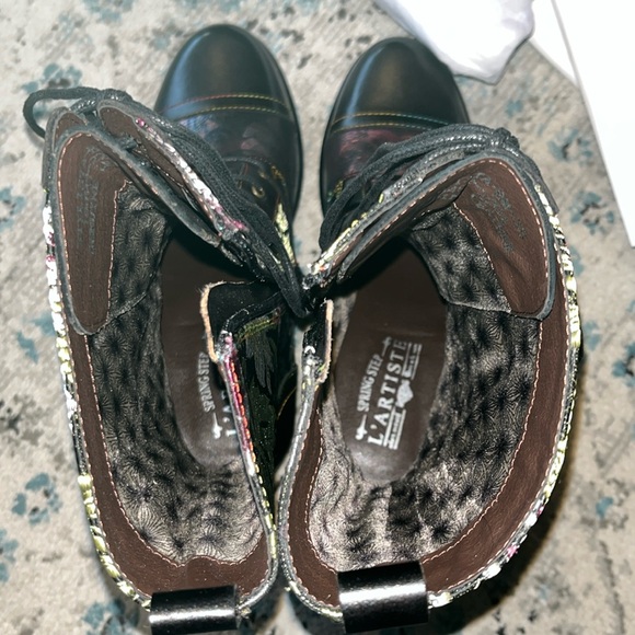 L'Artiste Stylista Floral Lace-Up Heeled Leather Boots - Picture 13 of 17